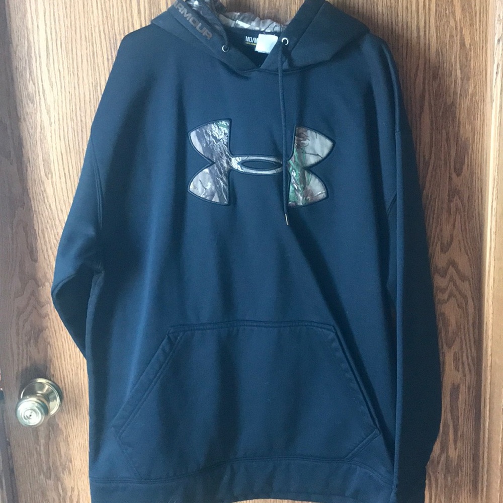 Men’s camouflage underarmour hoodie